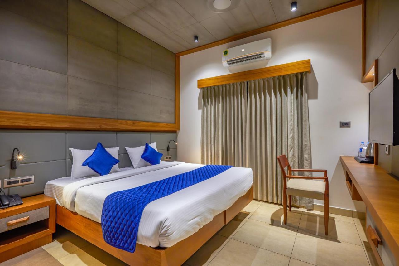 Hotel Cason International Kondotty Экстерьер фото